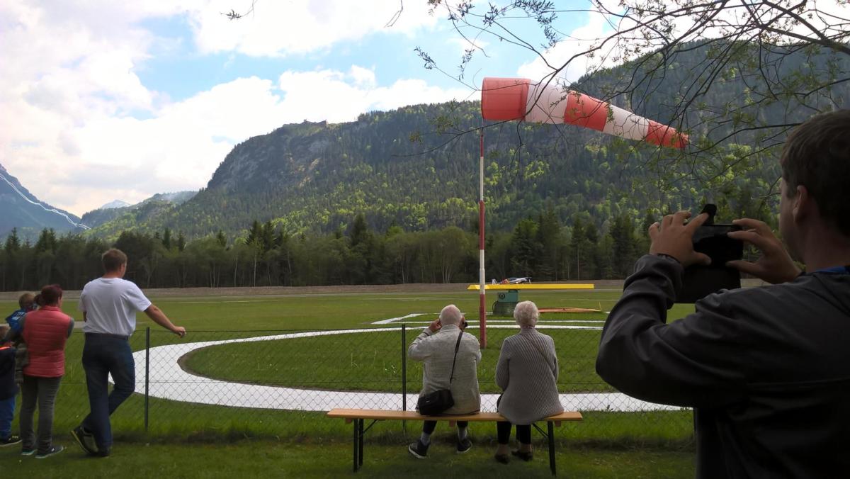 60ed77eab06e4325a70d6ffa6dc4541e