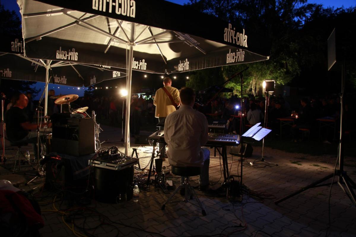 eaeebf64dc7eb422f3755bec74245e8e