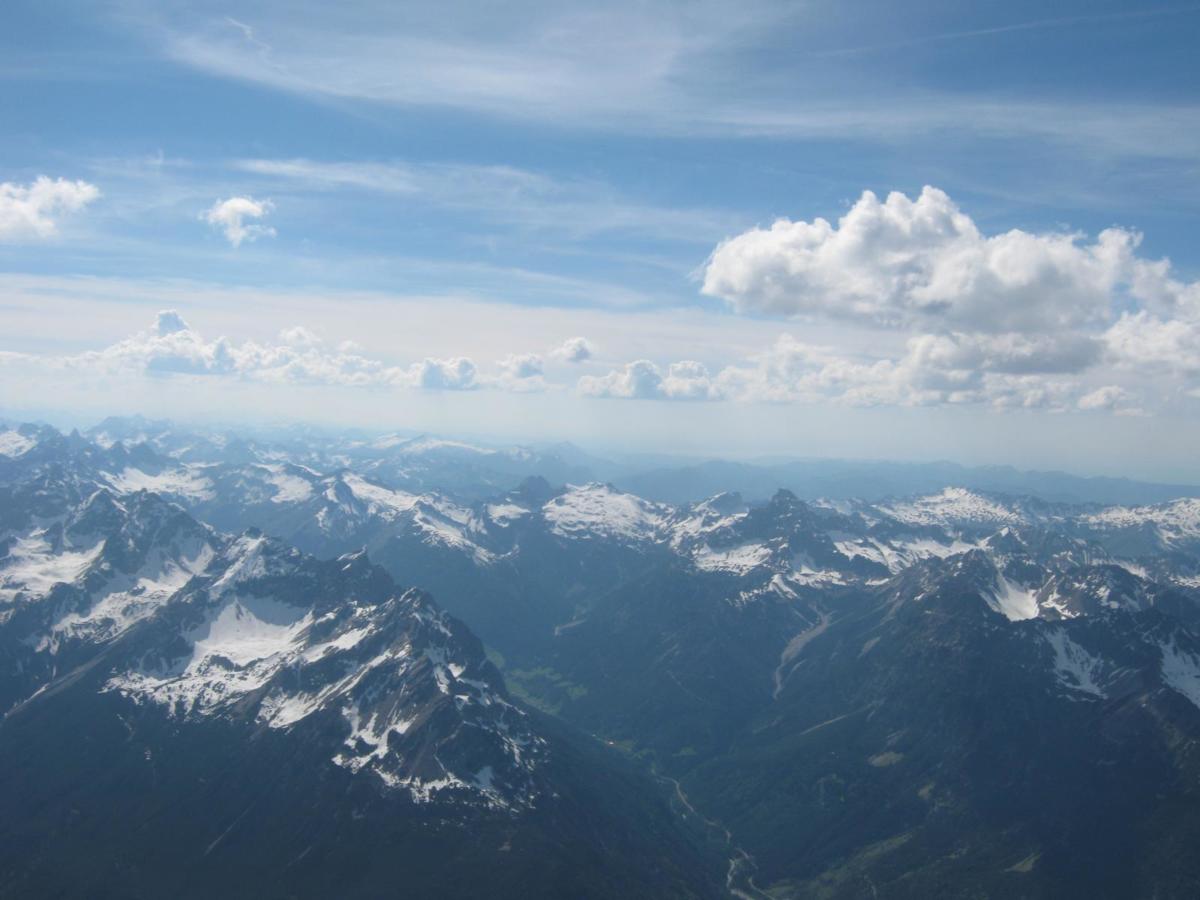 f3cbf259045bd60702ecbde04c3e6690