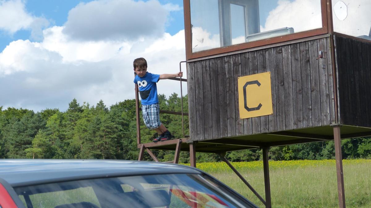 f6402cf7cfe4eae59a5f355e977588ef