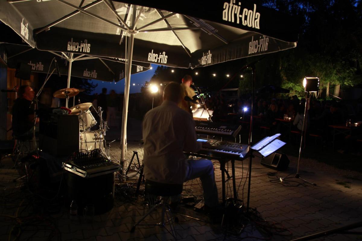 ff8ba243b68d789ef9443d16c17308fb